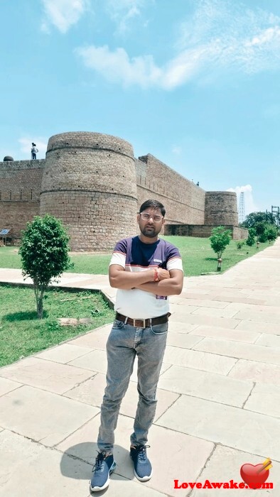 Kk122 Indian Man from Jabalpur