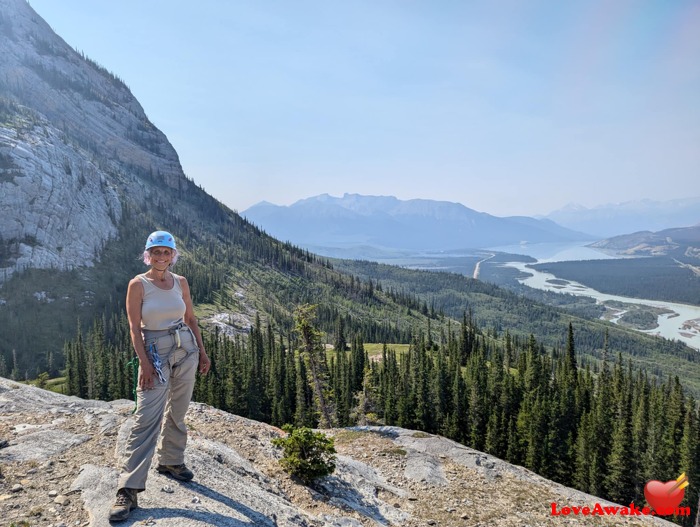 Climbr Canadian Woman from Edmonton