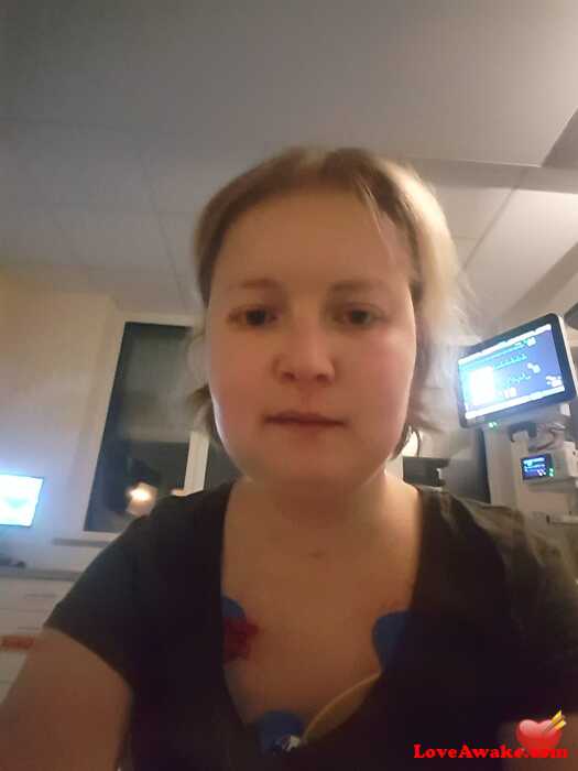 wszyta20 American Woman from Ewa Beach